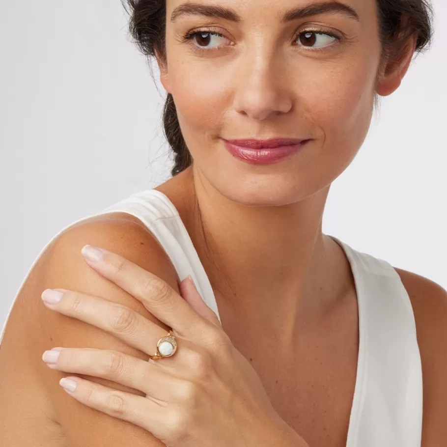 The Met Store Rings*Celestial Symbols Carved Mother-of-Pearl Signet Ring